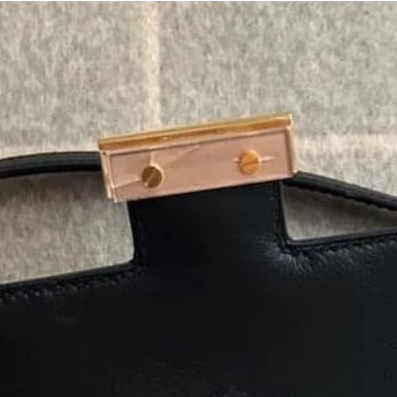 SOLD!Black Epsom Constance 18 GHW
C Stamp (2018). Highly sought after H neutral! - Picture 12 of 14